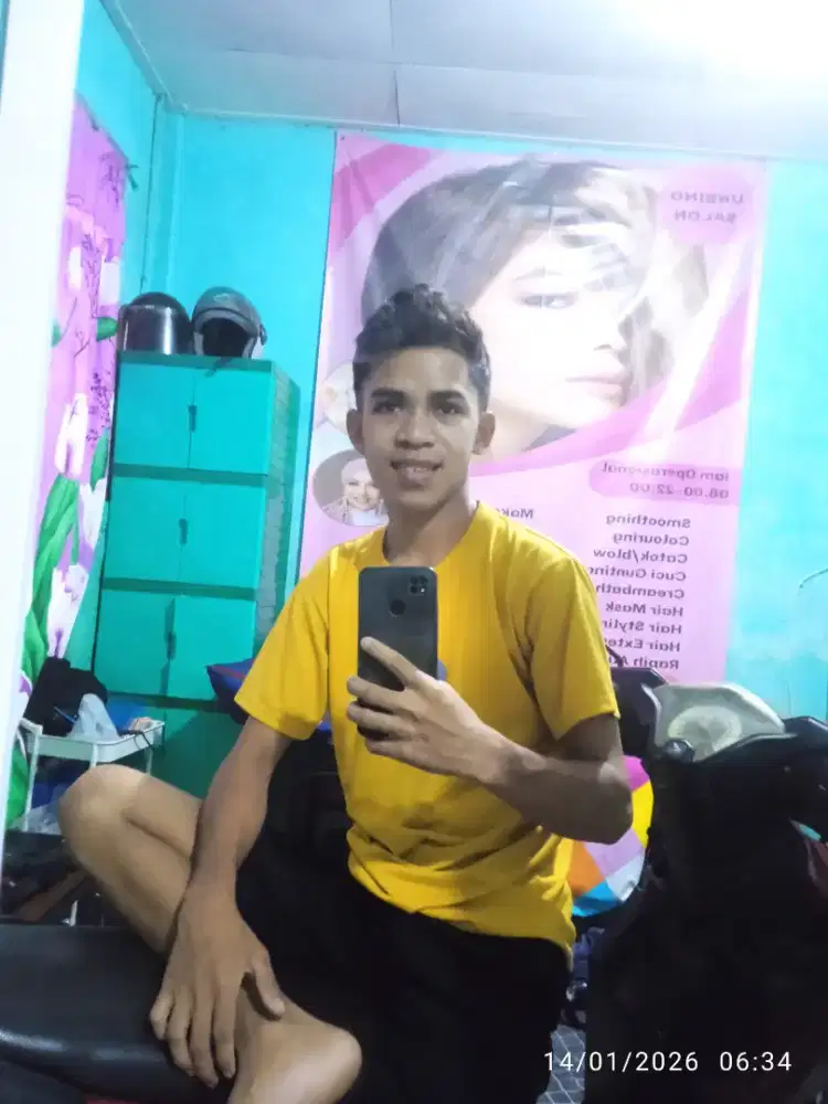 Guru Bimbel, Capster dan lainnya.