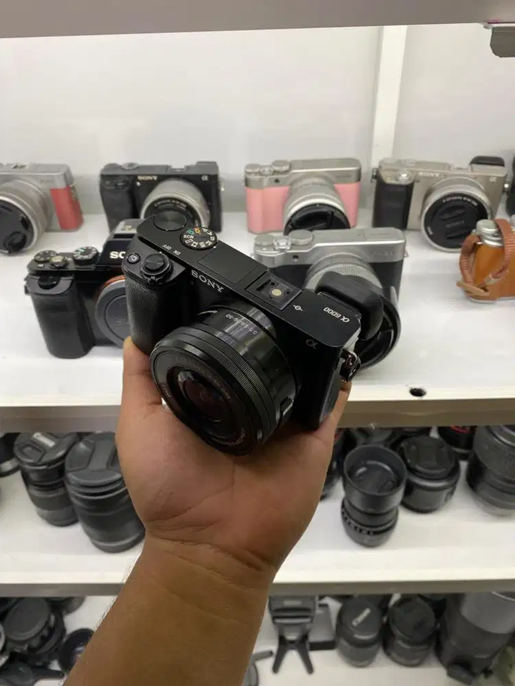 Kamera mirorles sony A6000 sc minim 4xxx seperti baru