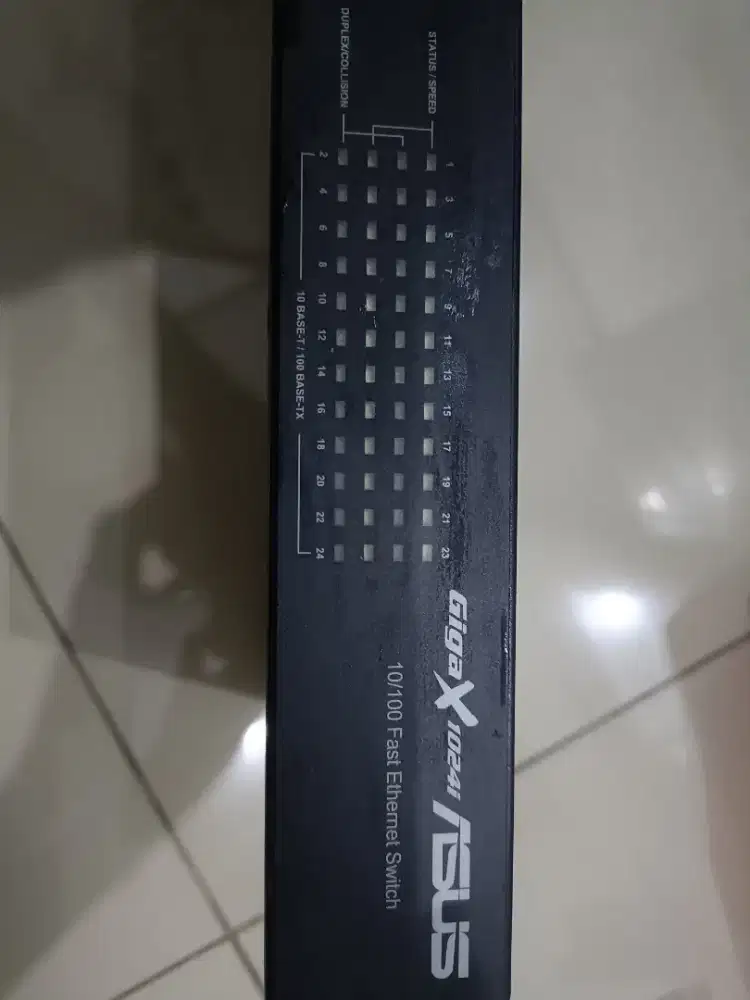 SWITCH / HUB 24 PORT ASUS