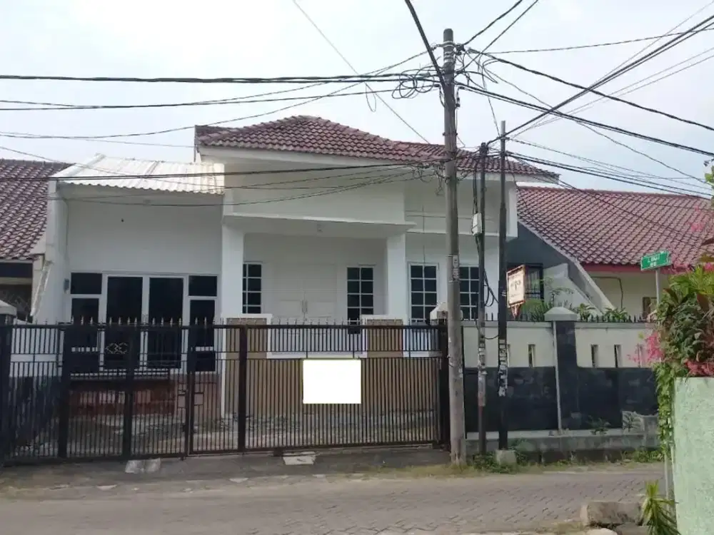 Rumah LT 240 Hadap Selatan dekat Gerbang Tol Joglo Siap KPR J-39685