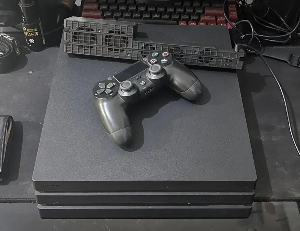 Ps 4 pro ori + extra cooling fan