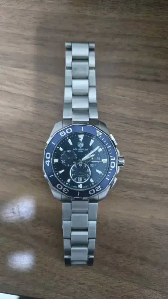 Jam tag haeur istimewa