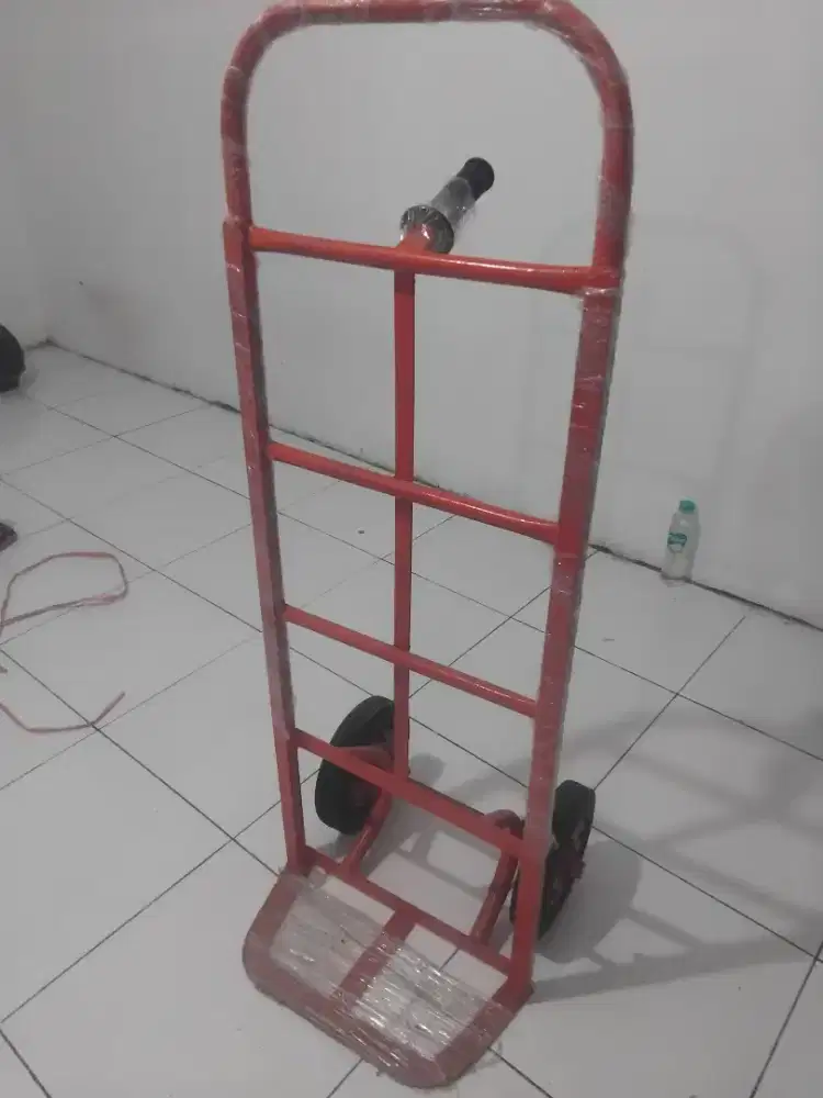 Troli barang barang baru