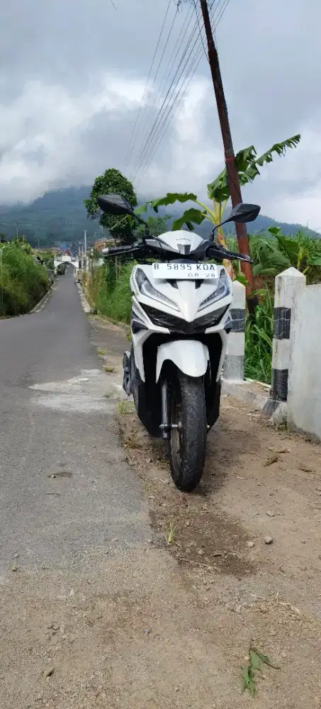 Vario 125 keyles 2023 putih