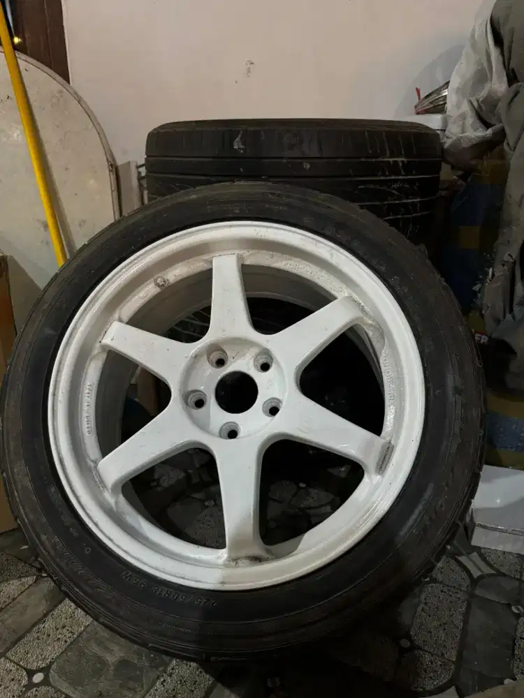 Velg TE37 R18
Monoblock