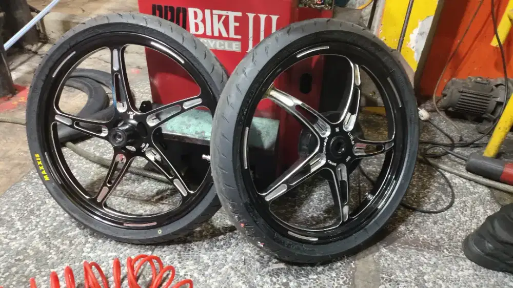 jual cepat velg aerox new / old ring 17 bintang laut plus ban