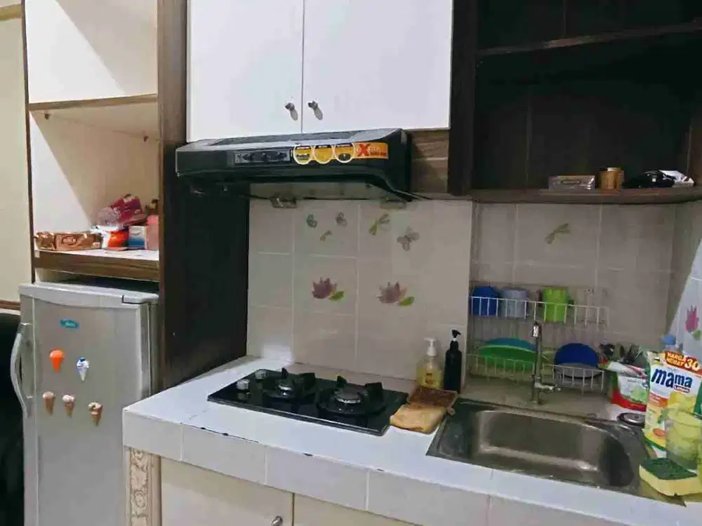 dijual miring apartement puncak Kertajaya furnish tower b terawat ada 2 kt ada AC 2 view pool lantai 3