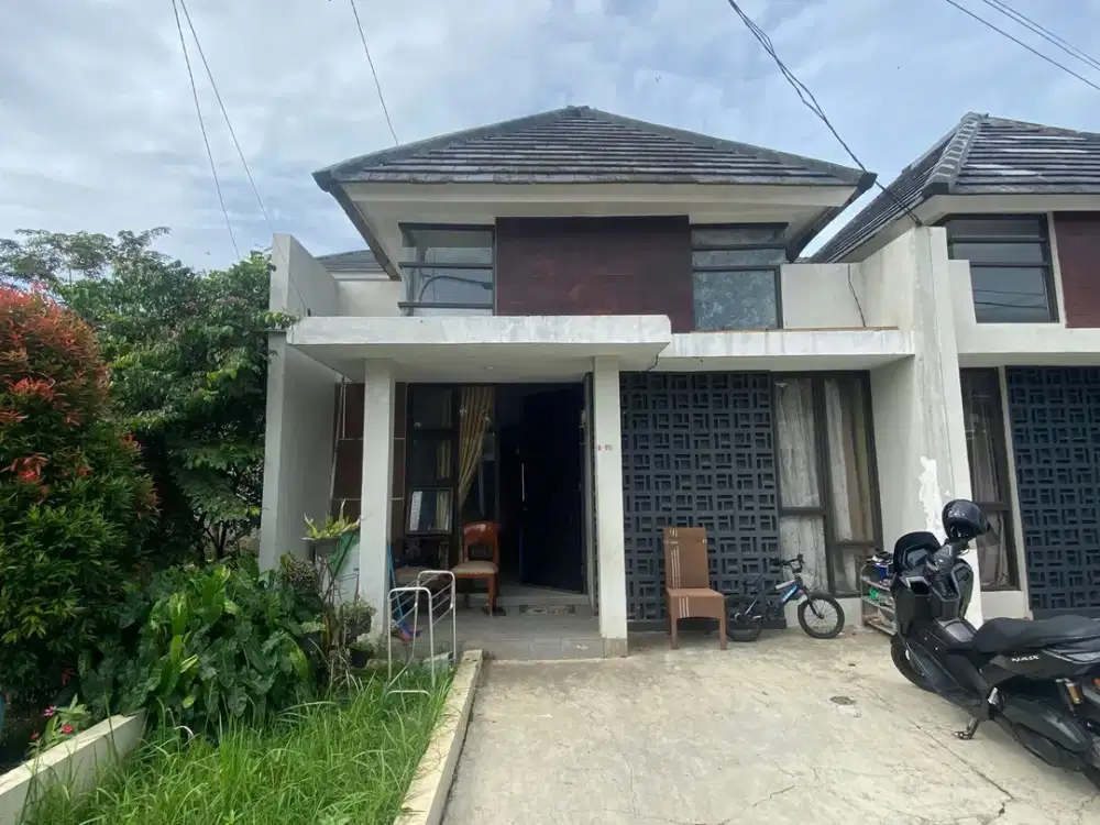 Rumah 14 Menit ke Mall Paradise Walk Serpong Dibantu KPR J-39850