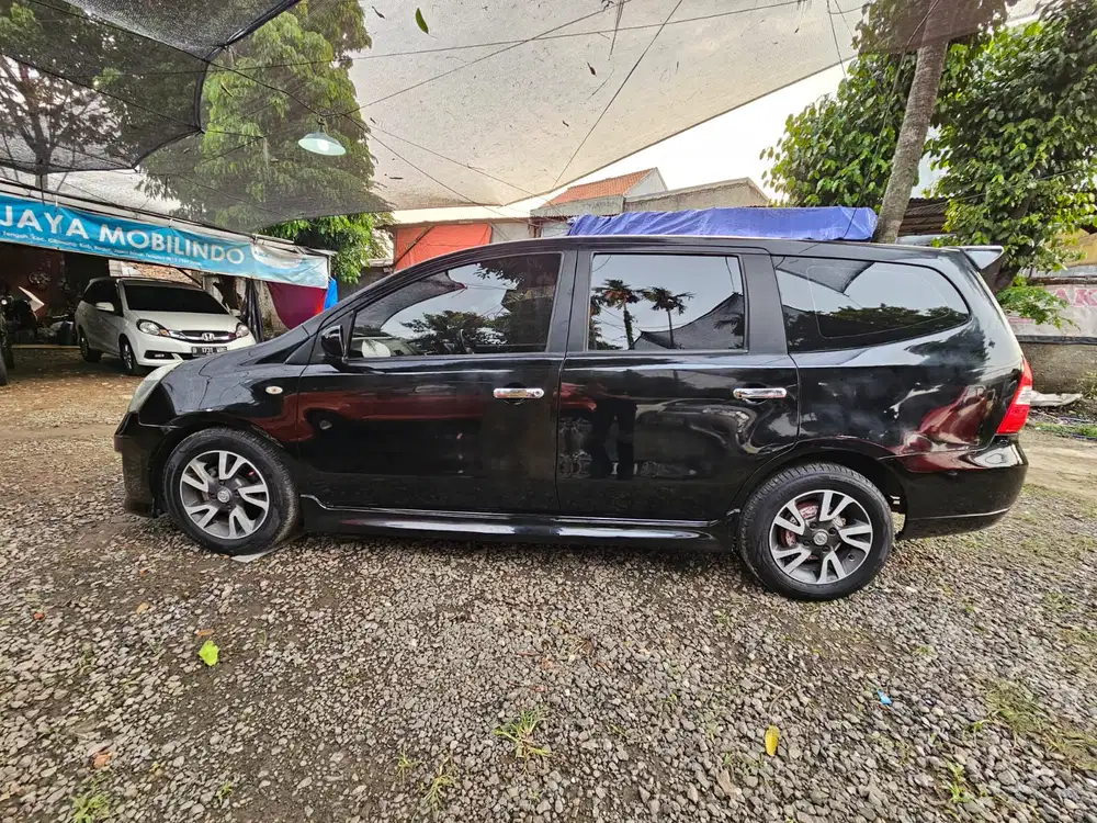 Nissan Livina 2013 Bensin