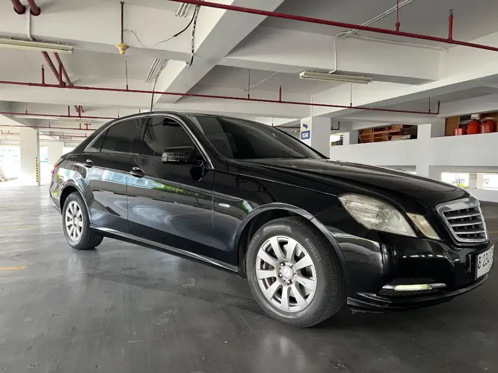 Mercedes E250 th 2012 Black Ori