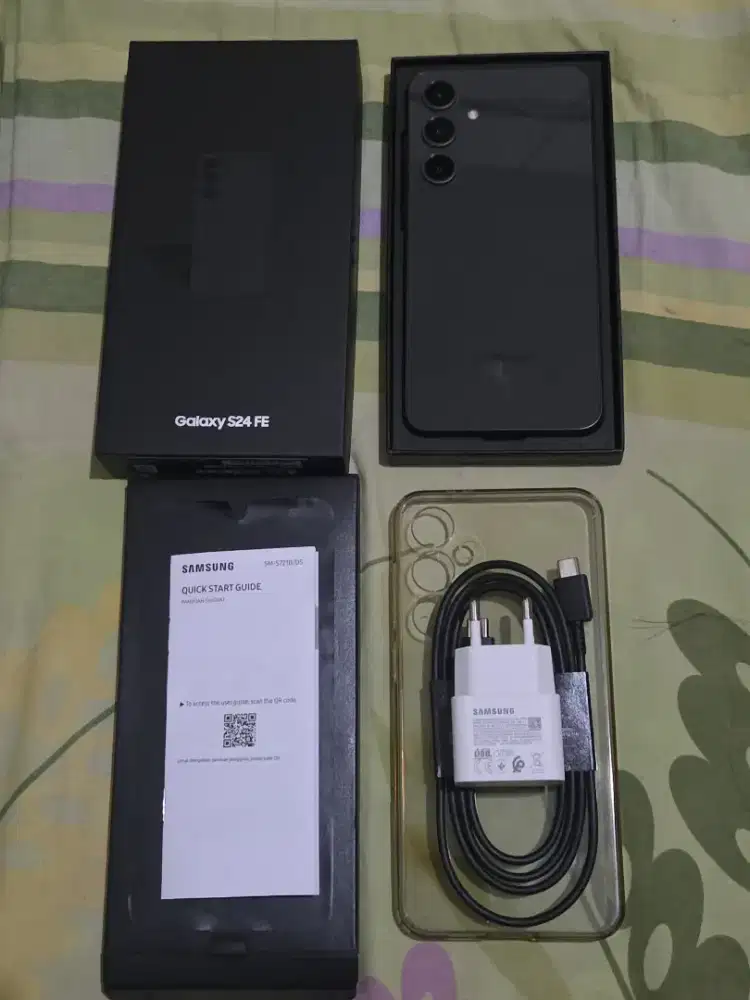 Jual hp likeNEW SAMSUNG S24 fe 5g 8/256 grs 07 26 istimewa FRE adaptor
