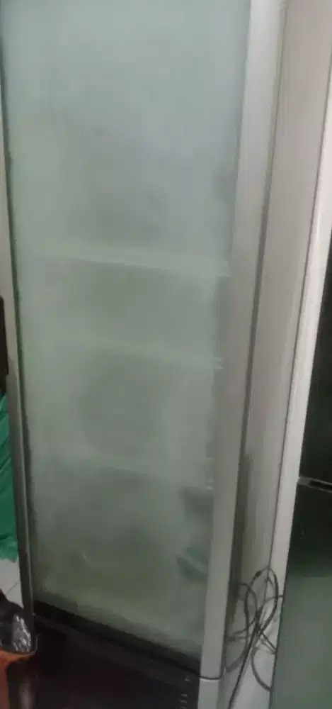 Dijual showcase Polytron