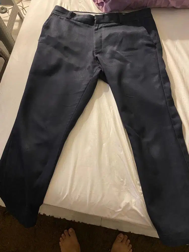 Celana panjang pria slimfit