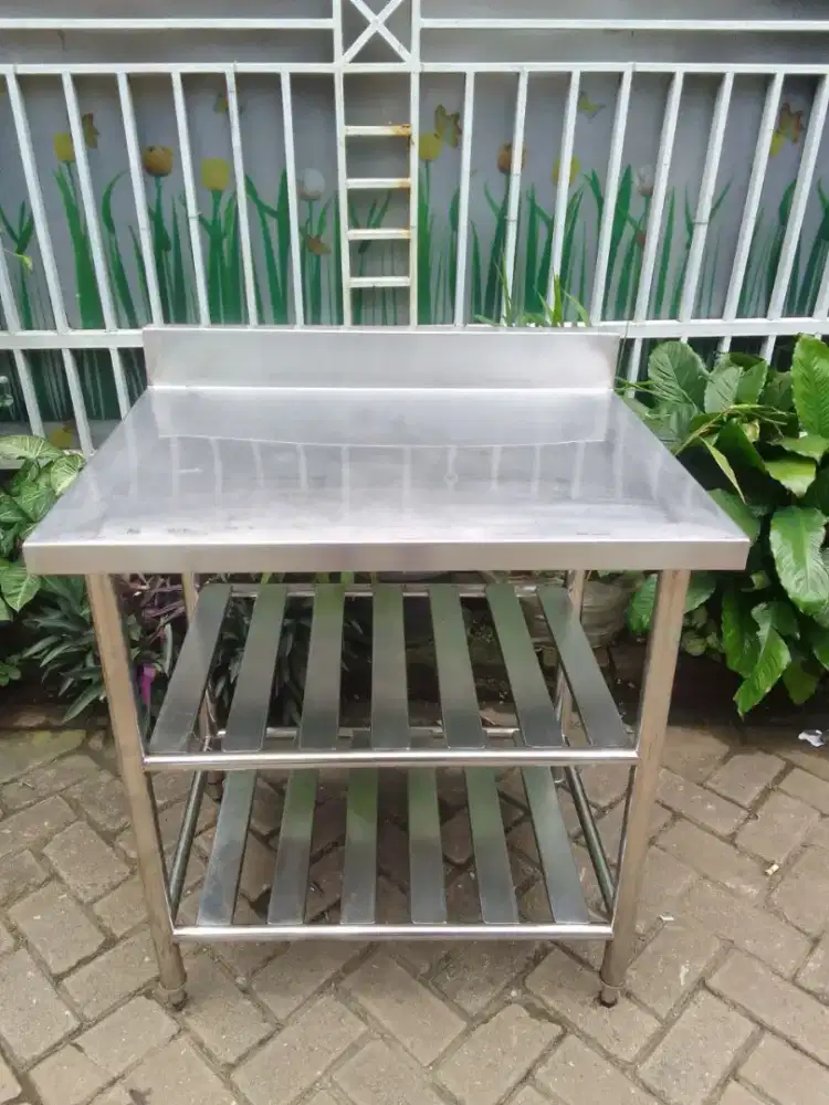 Meja 3s  81 x 65 x 85