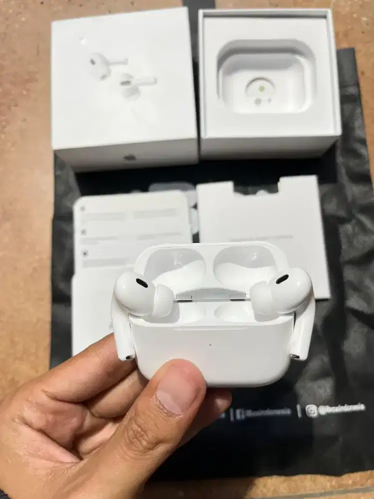 Airpods pro gen 2 (ibox) like new