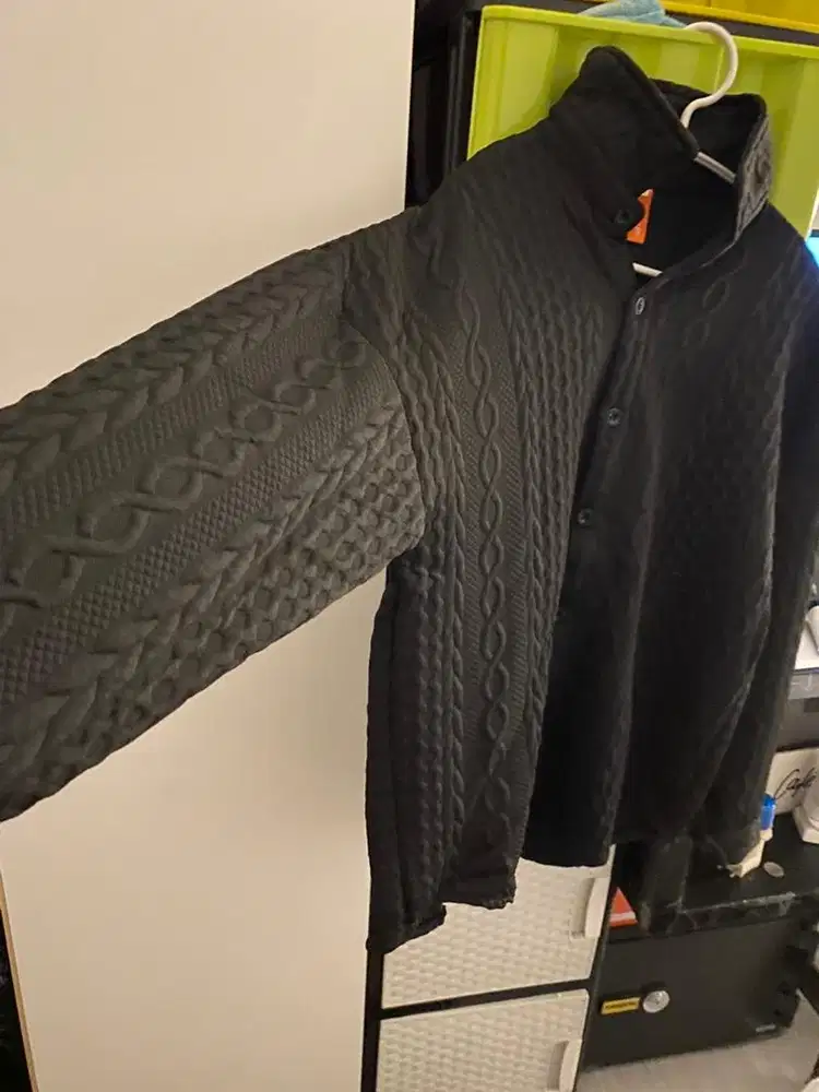 Kemeja hitam pria motif