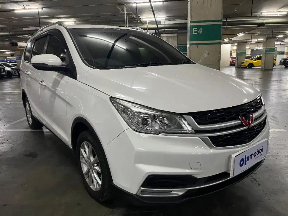 TDP 8,JT Wuling Cortez 1.5 S Bensin-MT Putih 2021