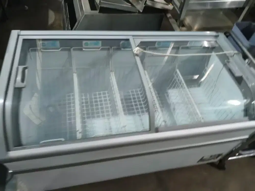 Freezer sliding Gea kps 500 liter