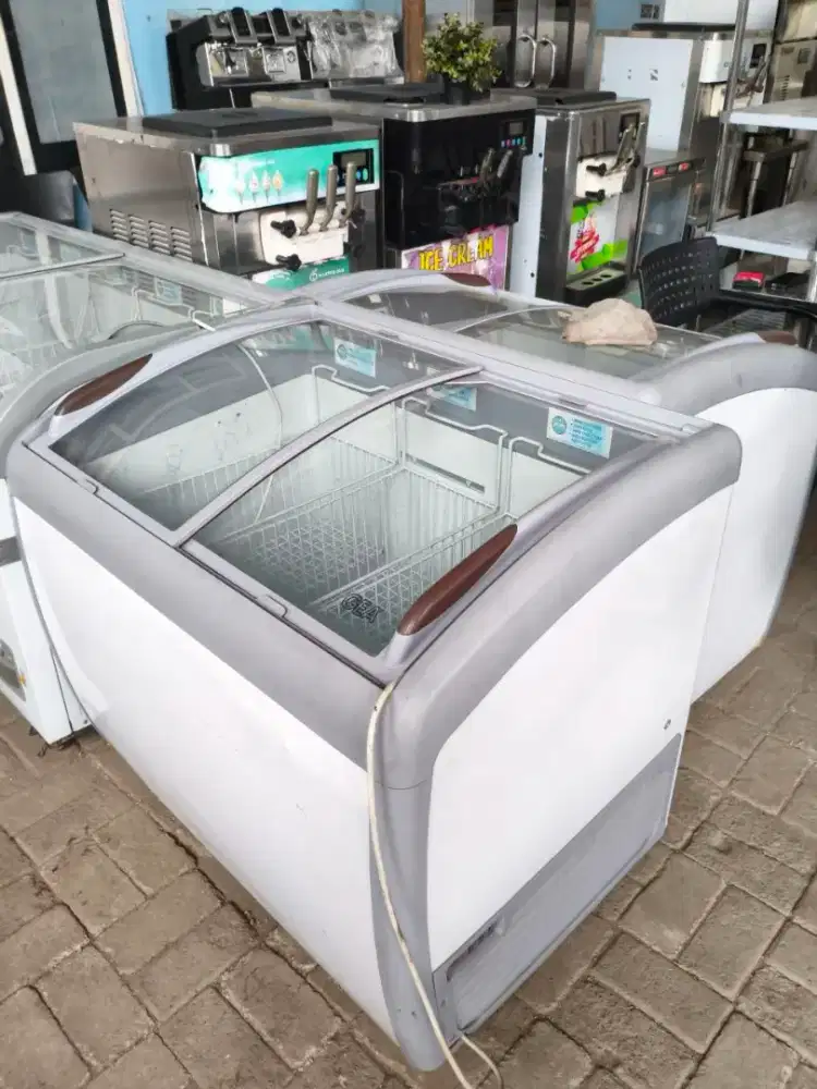 Freezer sliding Gea kps 290 liter