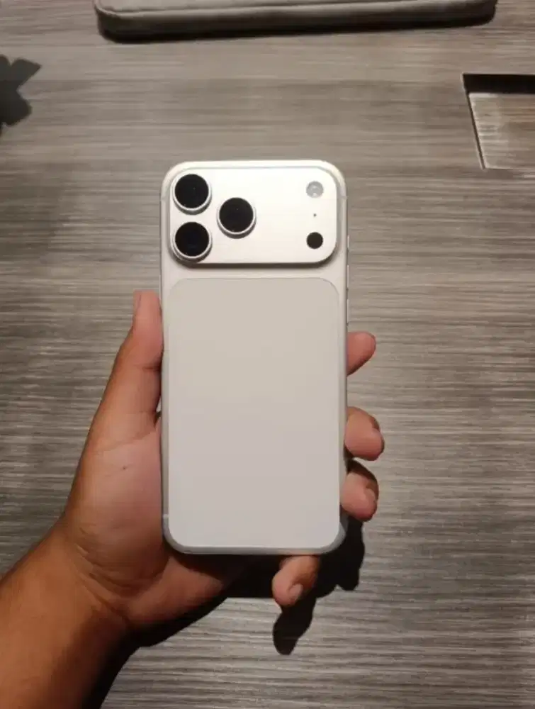 READY IPHONE 17 PRO 256 SILVER IBOX