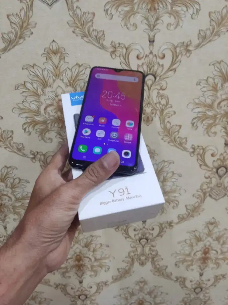 Vivo y91 ram 2/16 normal semuanya msh orisinil semua hp dus aja