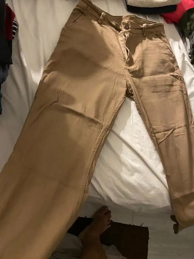 Celana chino slimfit pria