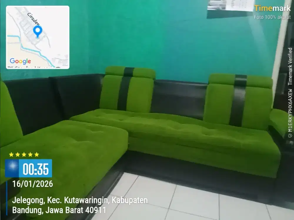 Kursi sofa warana hijau