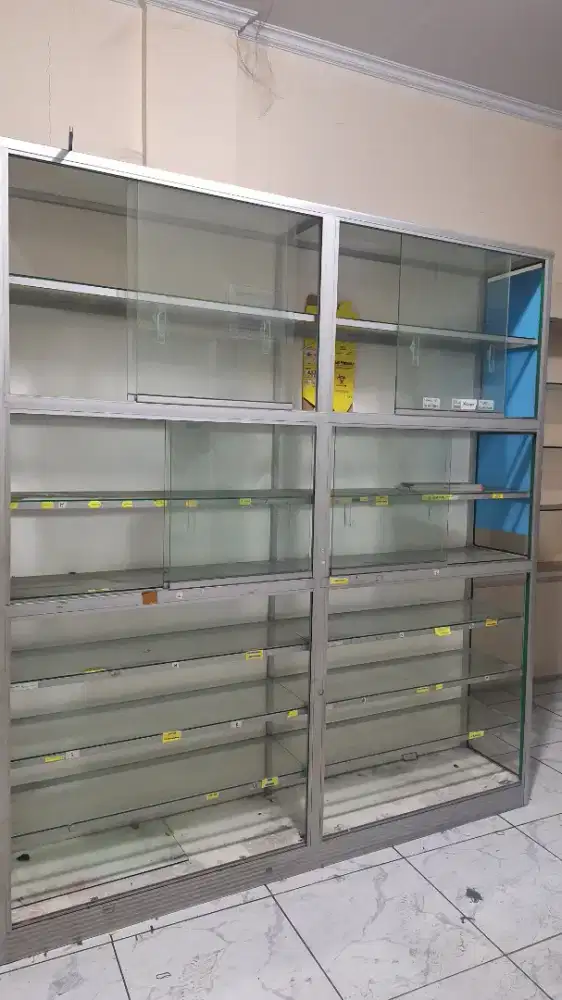 Etalase kaca/Rak Kaca