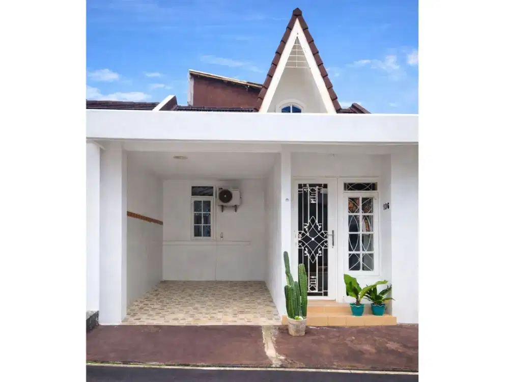 DISEWA RUMAH TAHUNAN 2 LANTAI FURNISH STRATEGIS SIAP HUNI SENTUL CITY