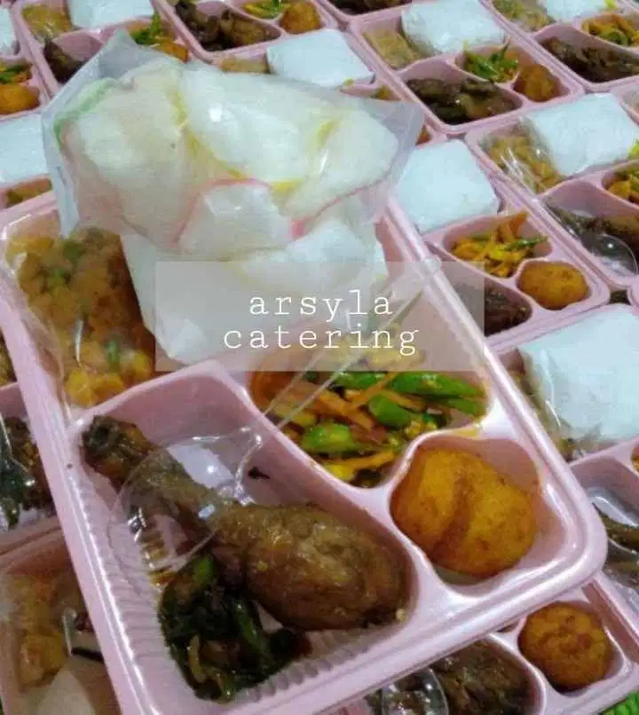 Nasi kotak bento tumpeng