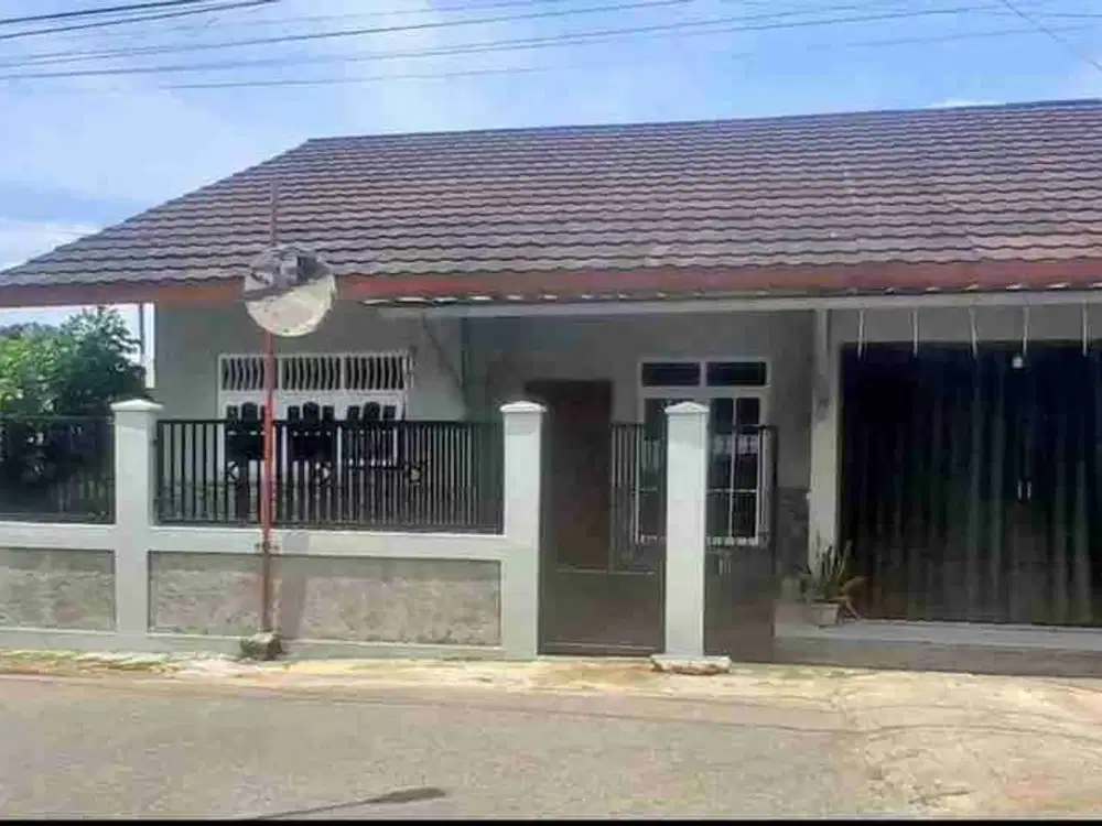 Dijual Rumah Strategis di Jl Benda 2 Cipayung Depok