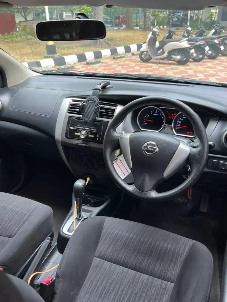 Nissan Grand livina 2014 Bensin