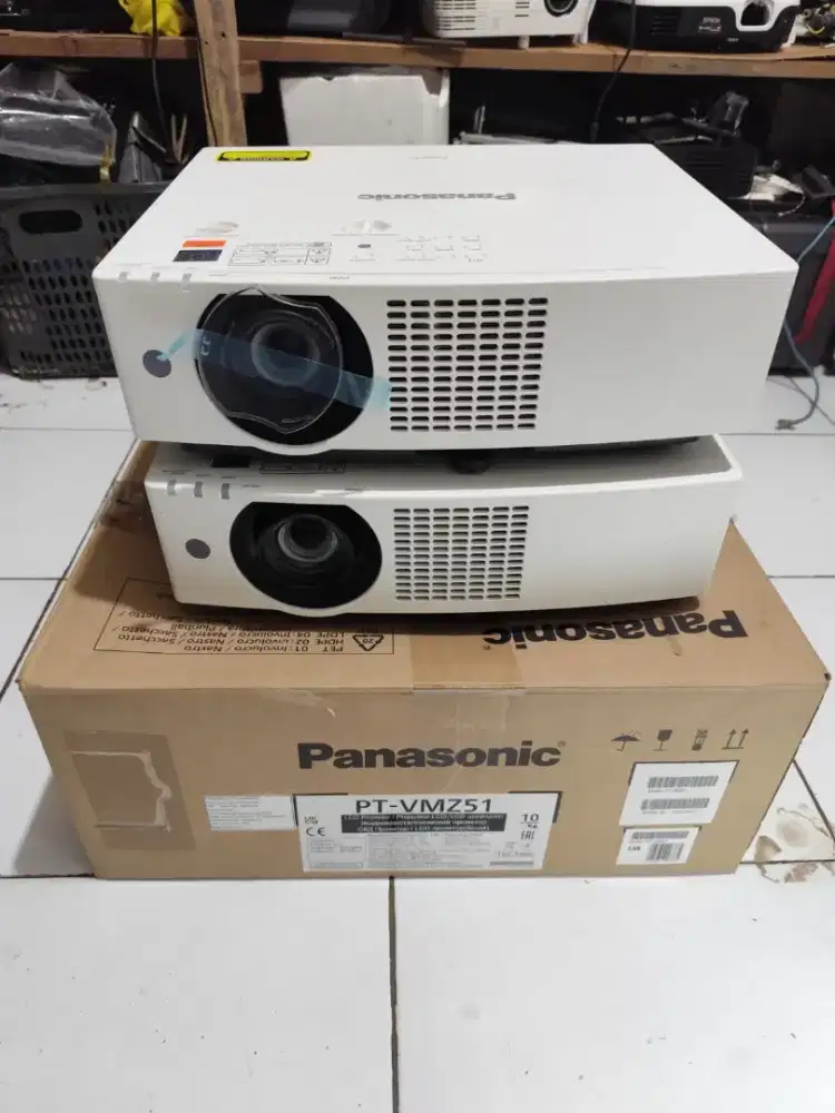 PROMO 2 Unit Panasonic PT-VMZ51 Laser Projector | Harga  Baru 50JT+