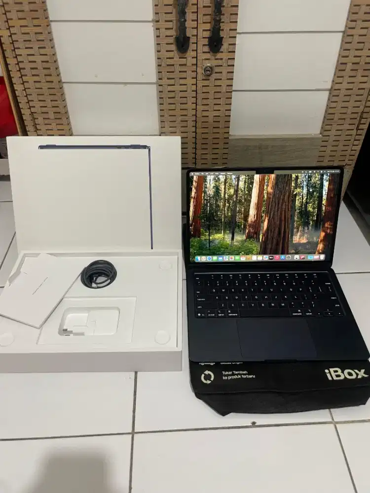 MacBook Air M4 24/512 iBox Like New Garansi on panjang