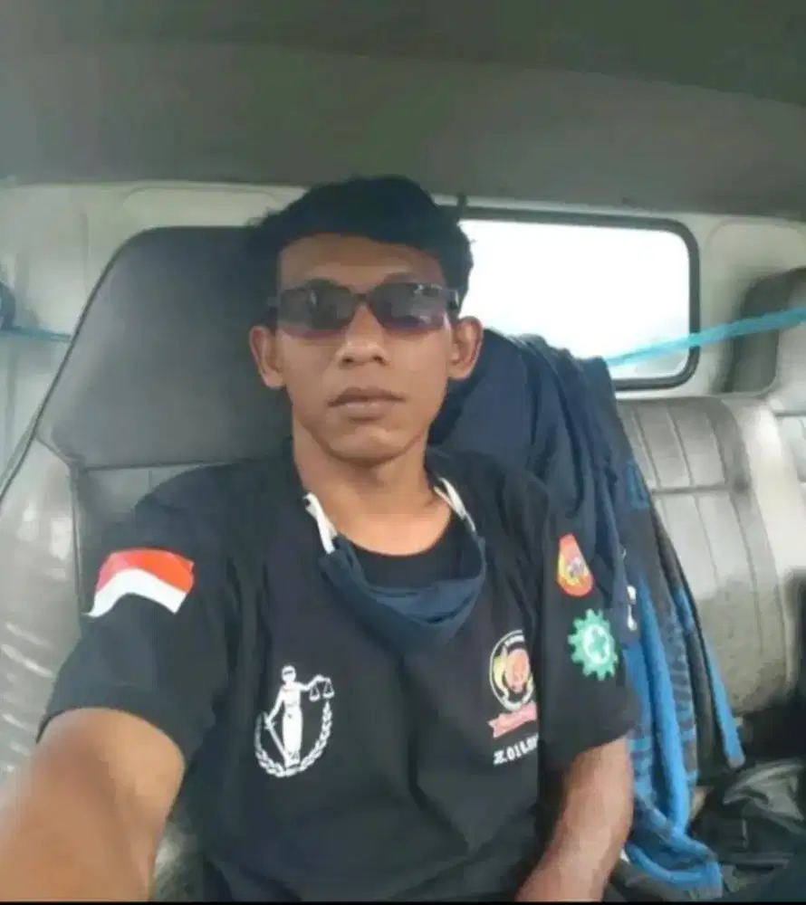 cari lowongan kerja supir SIM b1