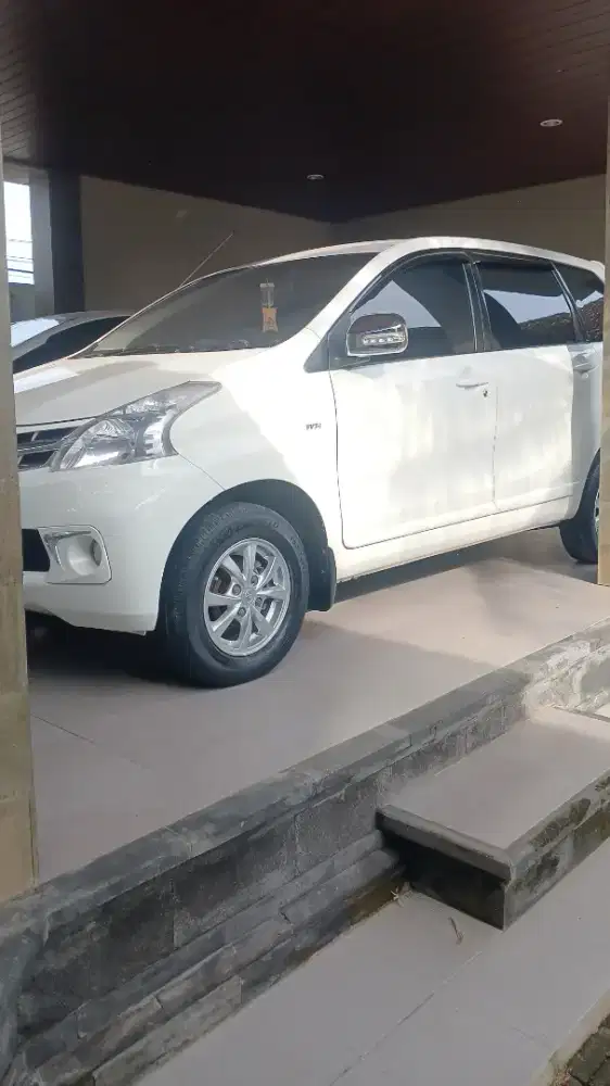 Toyota avanza 2012 mtik as bali