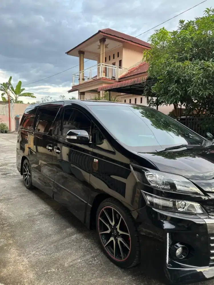 Toyota vellfire gis 2014