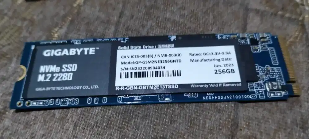 Nvme SSD 256gb gigabyte