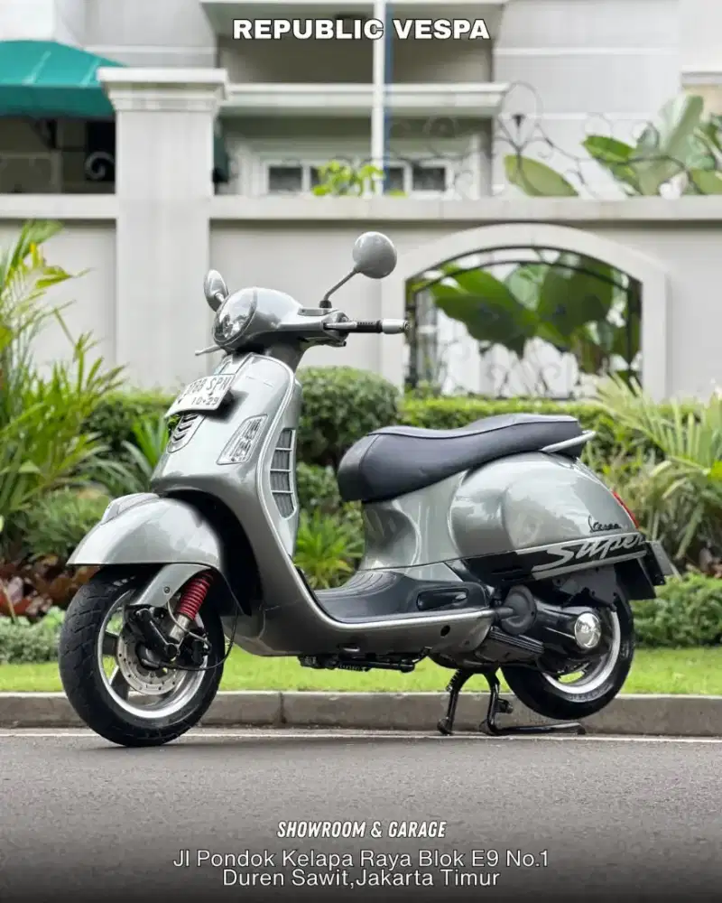 DIJUAL PIAGGIO VESPA GTS 150 3V TH 2014 PERFECT CONDITION