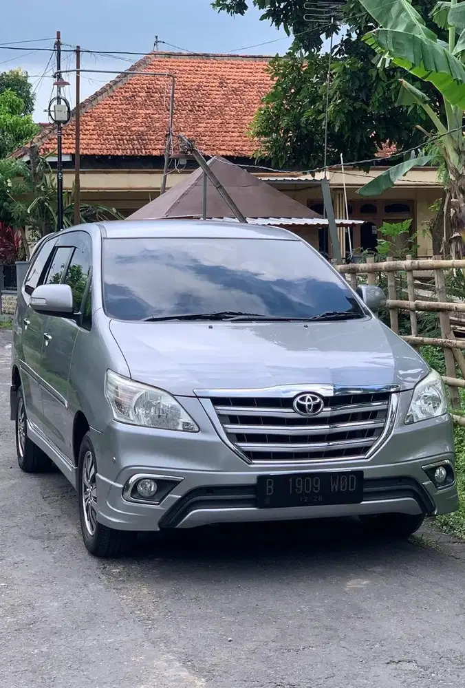 innova bensin matic 2015 v luxury