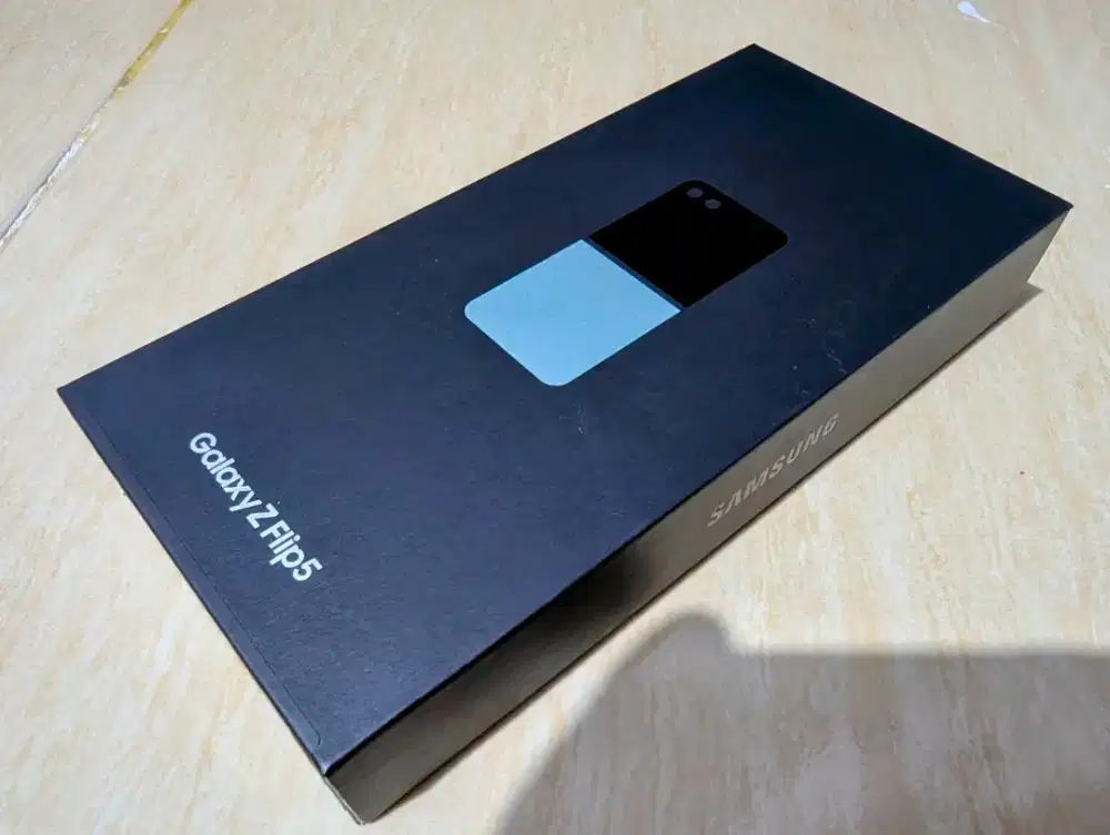 Samsung z flip 5 8/256 mint fullset