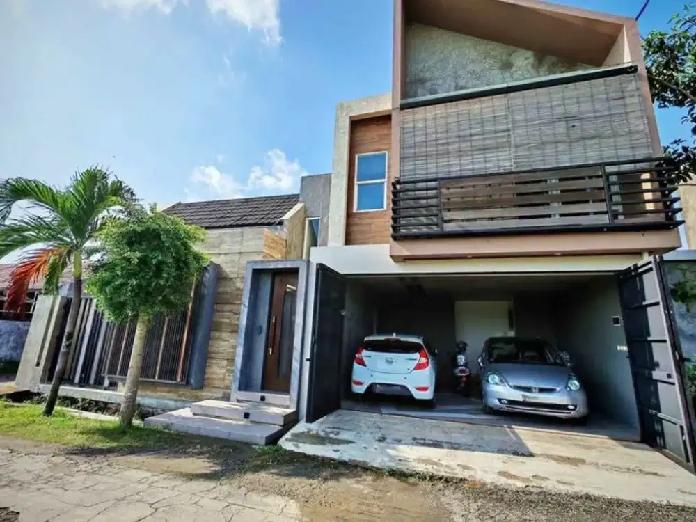 RUMAH MEWAH SOLO BARU DEKAT RS OEN DAN AL AZHAR