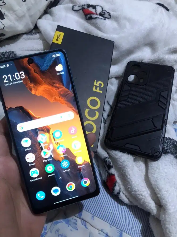 Poco f5 12/512gb