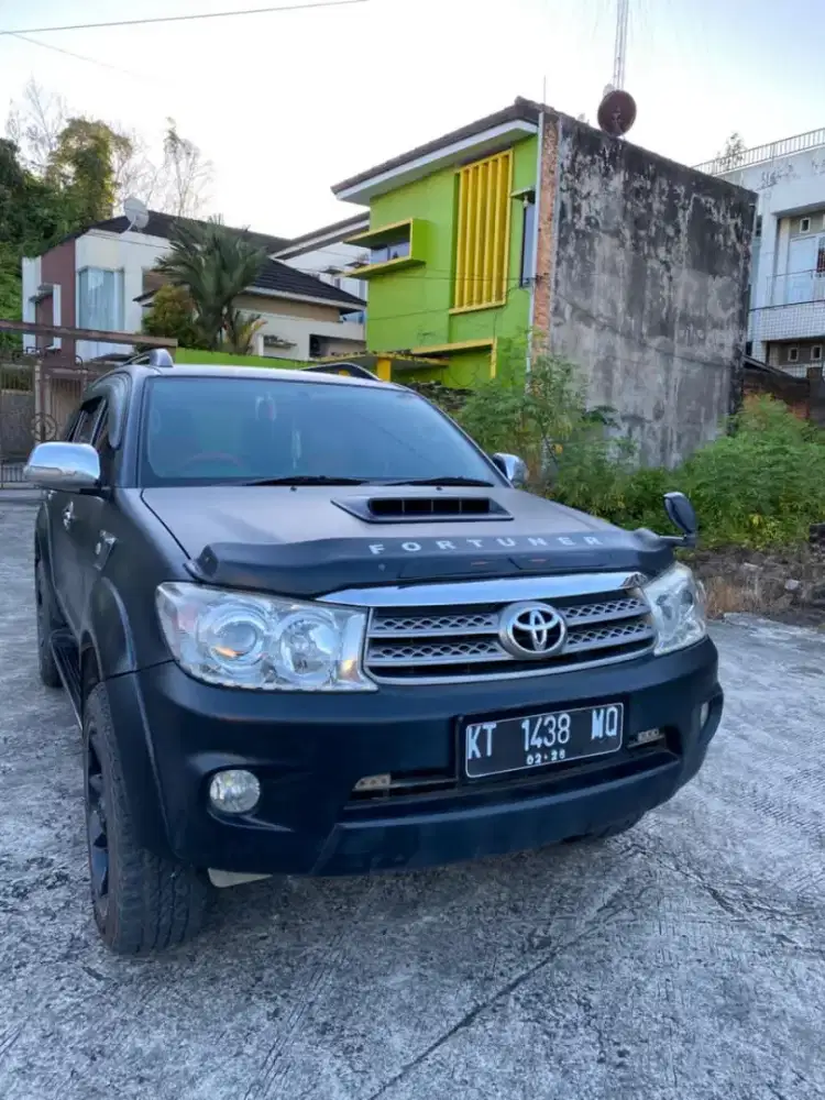 Dijual Cepat Toyota Fortuner 2010 matic bensin