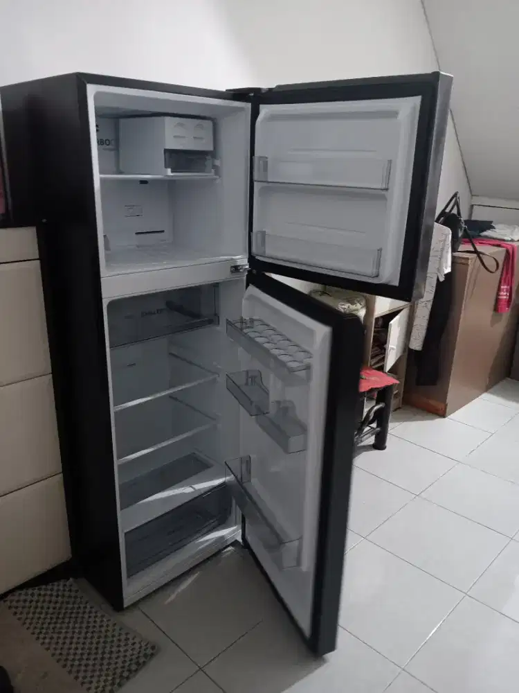 KULKAS AQUA 2 PINTU AQR-DTM285CBP
