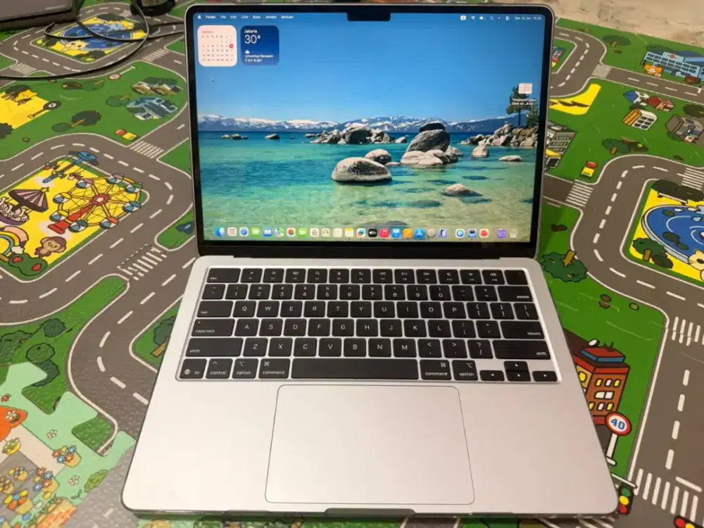 Macbook air m4  16/256