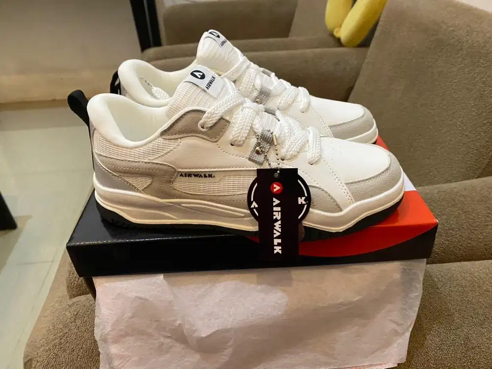 Sepatu casual pria airwalk size 41 masih baru nego