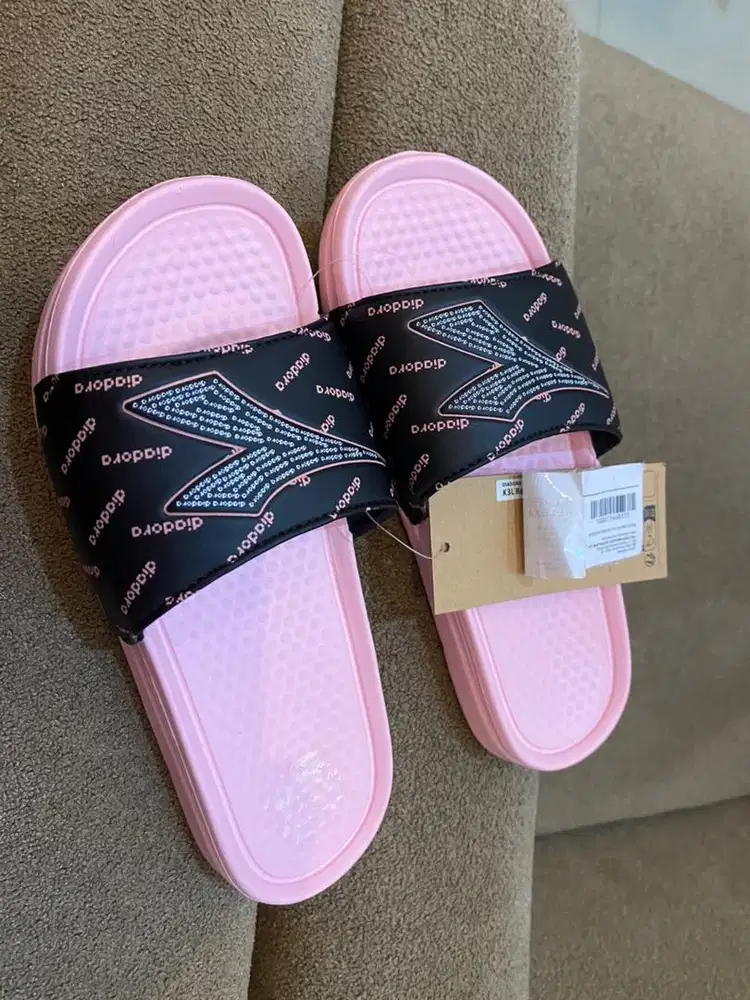 Sendal diadora size 39 masih baru