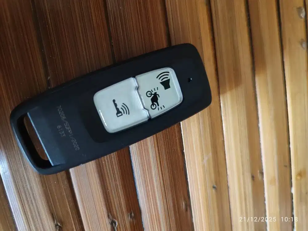 Remote keyless PCX 160 bawaan