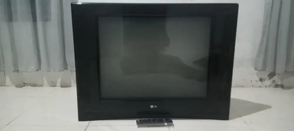 Tv LG 29 inci layar datar slim masih mulus